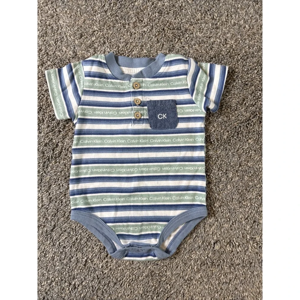 Calvin Klein Boys 2 Piece Blue Striped‎ Short Set Size 3/6 Months